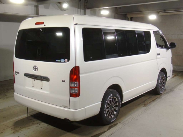 TOYOTA HIACE 2013