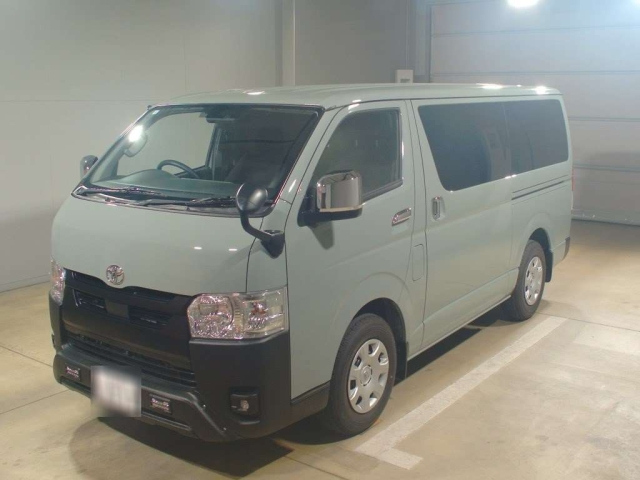 TOYOTA HIACE VAN 2024