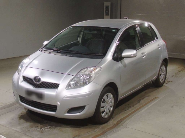 TOYOTA VITZ 2010
