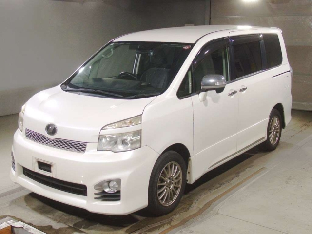 TOYOTA VOXY 2012