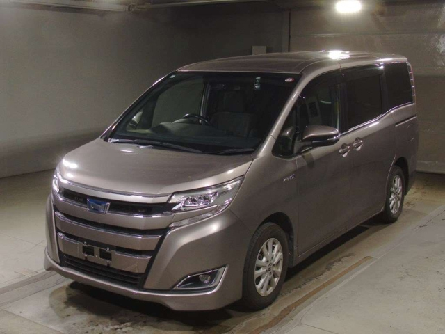TOYOTA NOAH 2018
