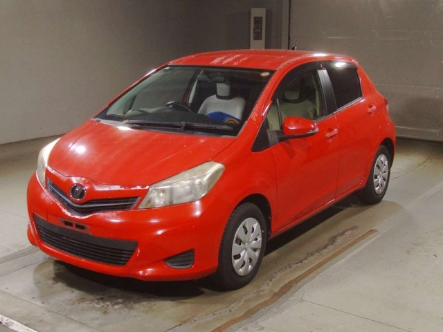 TOYOTA VITZ 2013