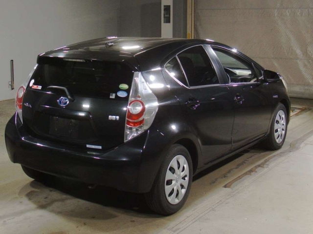 TOYOTA AQUA 2012