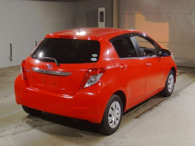 TOYOTA VITZ 2013