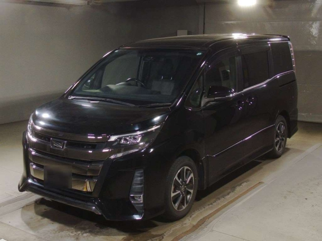 TOYOTA NOAH 2017