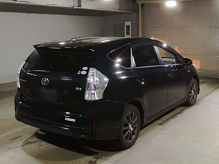 TOYOTA PRIUS ALPHA 2012