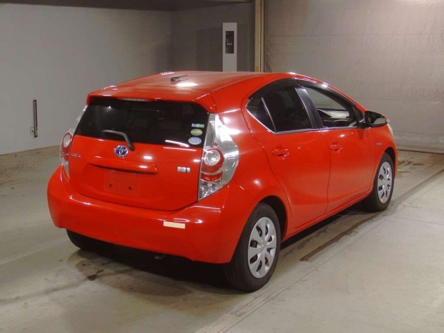 TOYOTA AQUA 2013