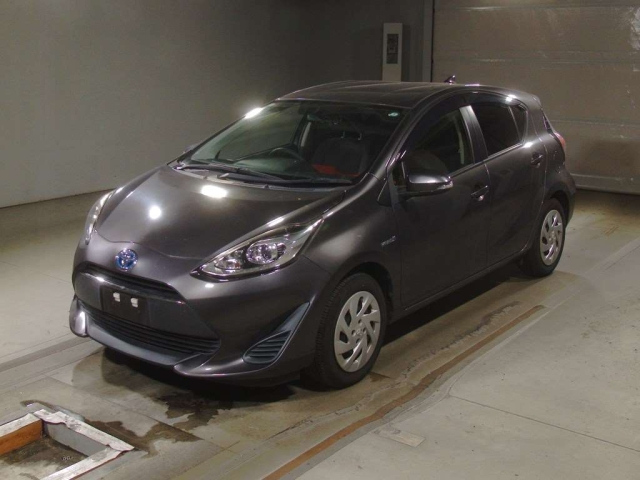 TOYOTA AQUA 2018