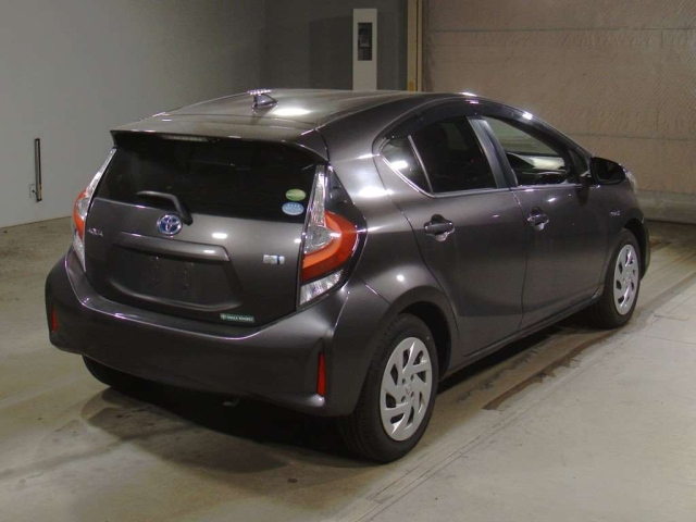 TOYOTA AQUA 2018