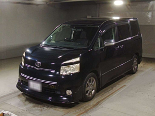 TOYOTA VOXY 2009