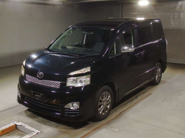 TOYOTA VOXY 2012