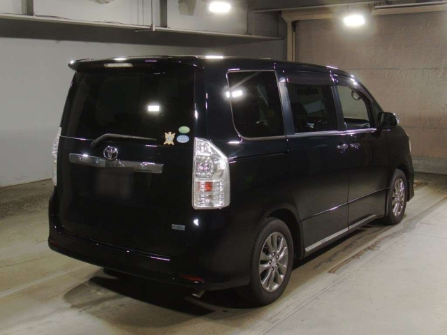 TOYOTA VOXY 2012