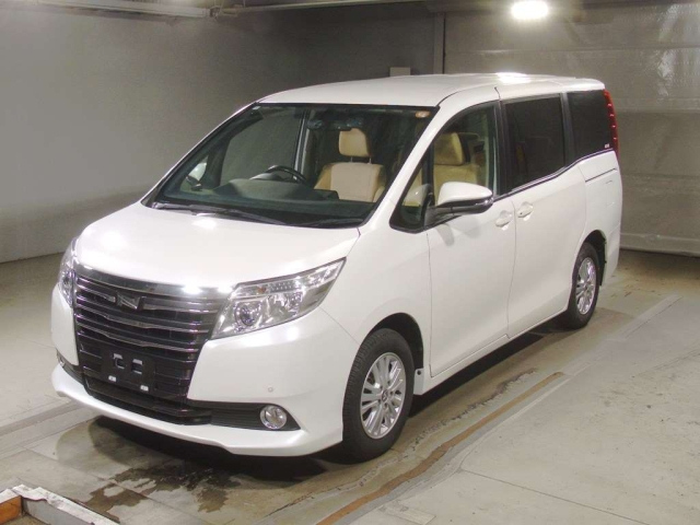 TOYOTA NOAH 2014