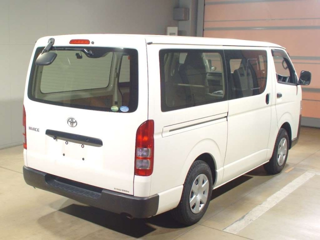 TOYOTA HIACE VAN 2019