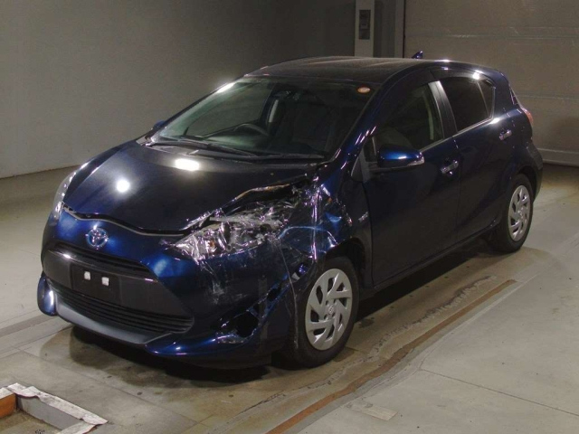 TOYOTA AQUA 2018