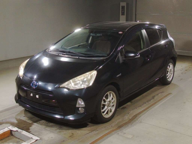 TOYOTA AQUA 2012
