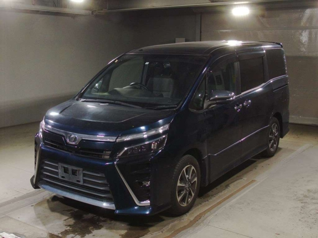 TOYOTA VOXY 2018