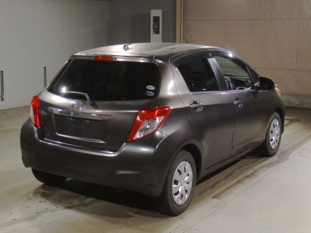 TOYOTA VITZ 2012