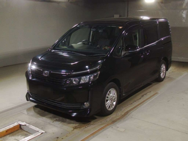 TOYOTA VOXY 2014