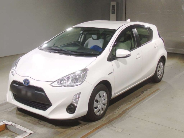 TOYOTA AQUA 2016