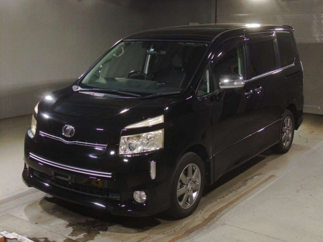 TOYOTA VOXY 2009