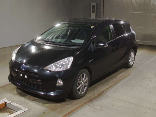 TOYOTA AQUA 2013
