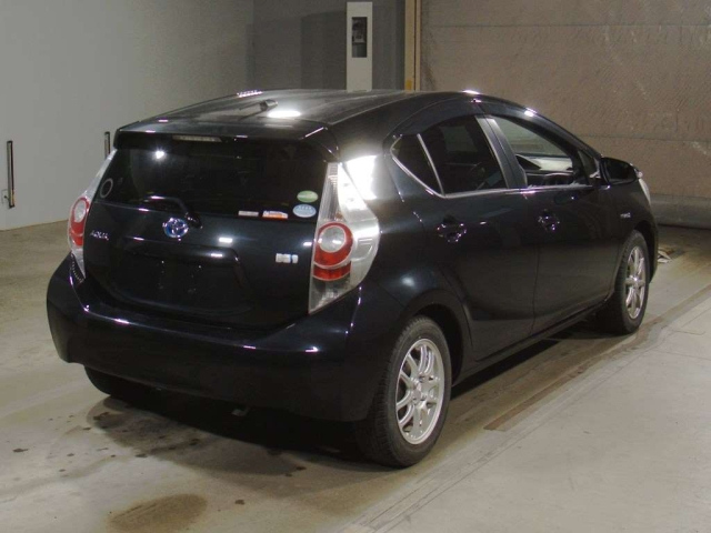 TOYOTA AQUA 2013