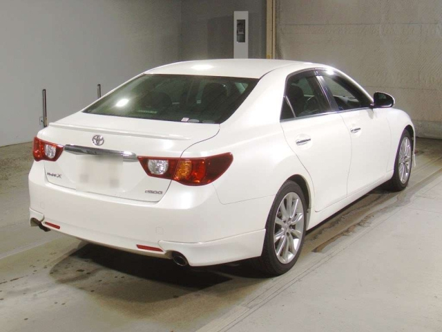 TOYOTA MARK X 2010