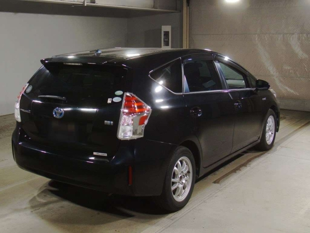 TOYOTA PRIUS ALPHA 2016