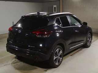 NISSAN KIX 2022