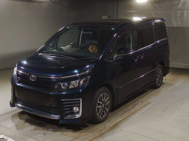 TOYOTA VOXY 2014