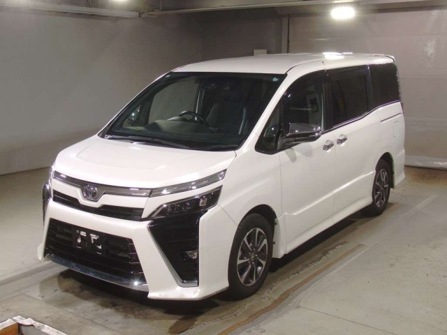 TOYOTA VOXY 2021