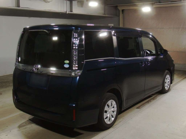 TOYOTA VOXY 2014