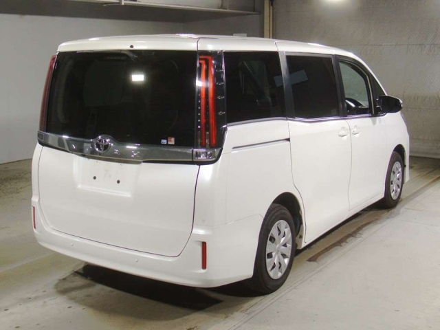 TOYOTA NOAH 2021