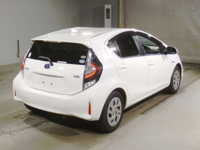 TOYOTA AQUA 2020