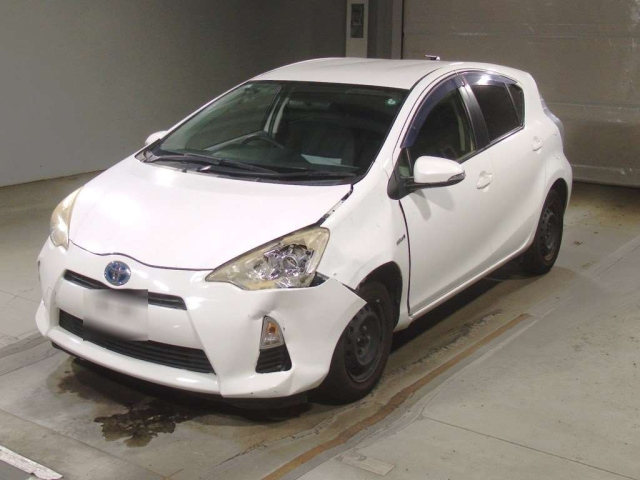 TOYOTA AQUA 2013