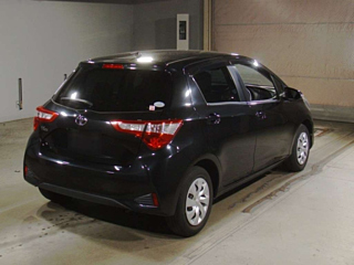 TOYOTA VITZ 2017