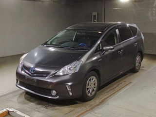 TOYOTA PRIUS ALPHA 2014