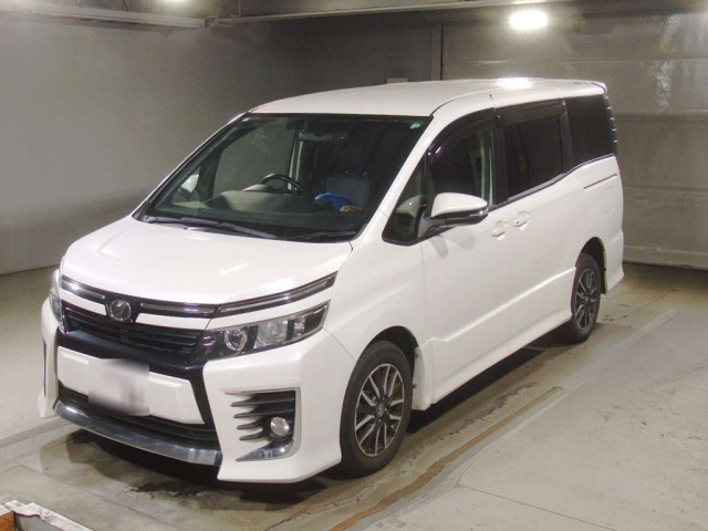 TOYOTA VOXY 2015