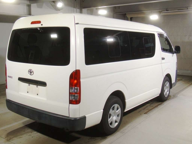 TOYOTA HIACE 2020