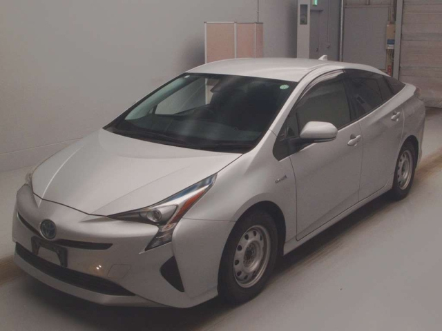 TOYOTA PRIUS 2018