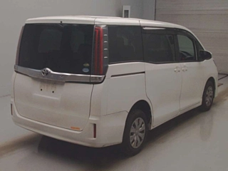 TOYOTA NOAH 2018