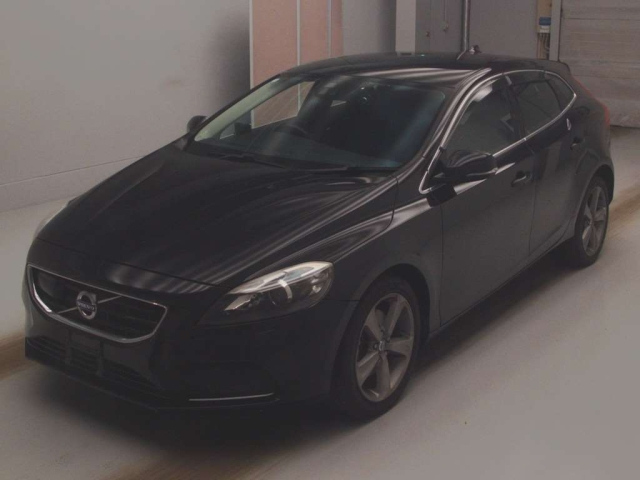 VOLVO V40 2013