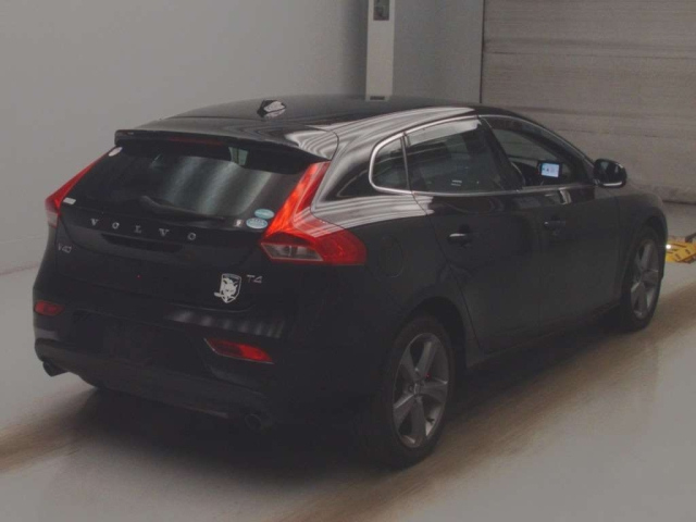VOLVO V40 2013