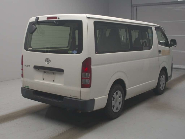 TOYOTA HIACE VAN 2018