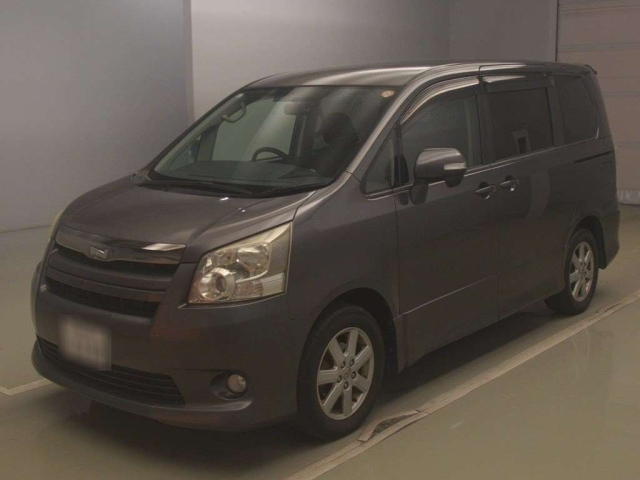 TOYOTA NOAH 2009