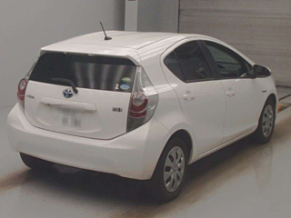 TOYOTA AQUA NHP10
