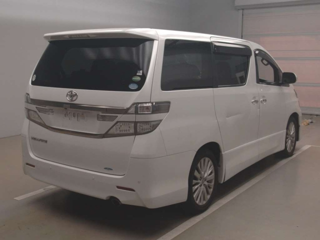 TOYOTA VELLFIRE 2013