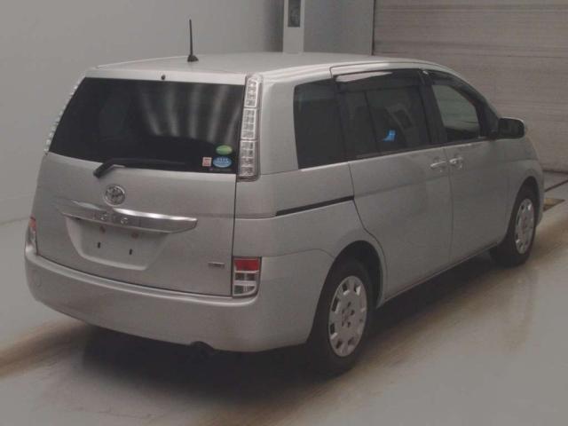 TOYOTA ISIS 2012