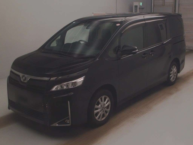 TOYOTA VOXY 2018